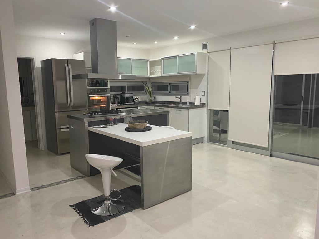 EXCELENTE VIVIENDA EN BARRIO LEUFU KIÑE